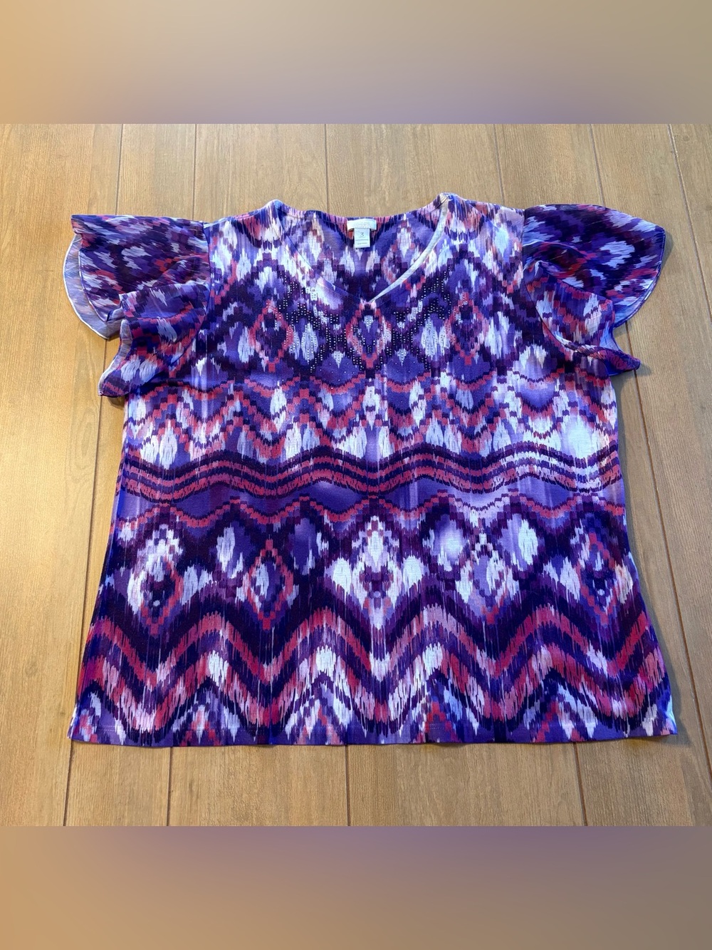Chico’s 3 XL Purple Ikat Print Flutter Sleeve Rhinestone V-Neck Boho Blouse Top - Picture 7 of 11